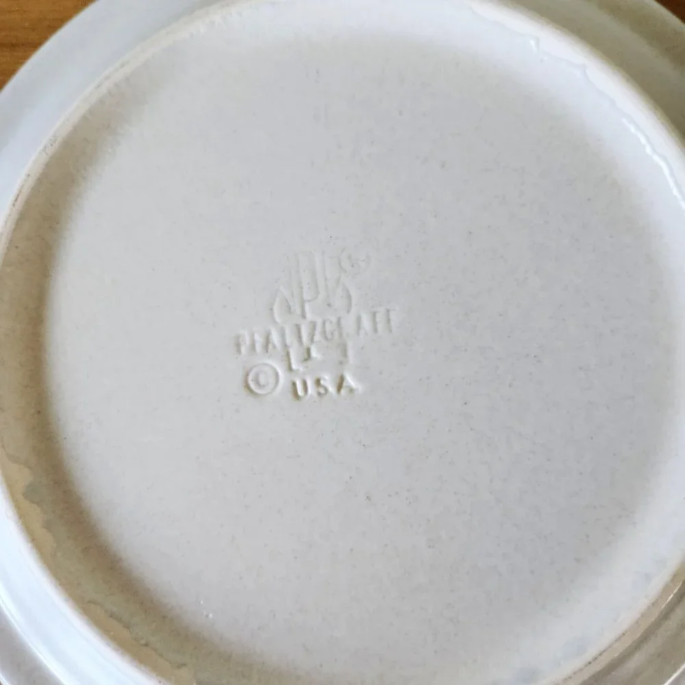 5 Vintage Pfaltzgraff Stoneware Yorktowne Salad Plates - Picture 4 of 4